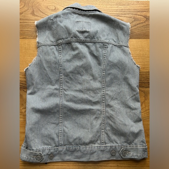 Rock & Republic Denim Vest Size Small - Picture 3 of 9